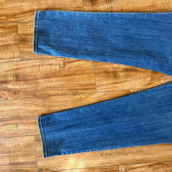 CHICOS Women’s Blue Girlfriend So Slimming Slim Ankle Jeans Size 0.5 (6) - Picture 11 of 13